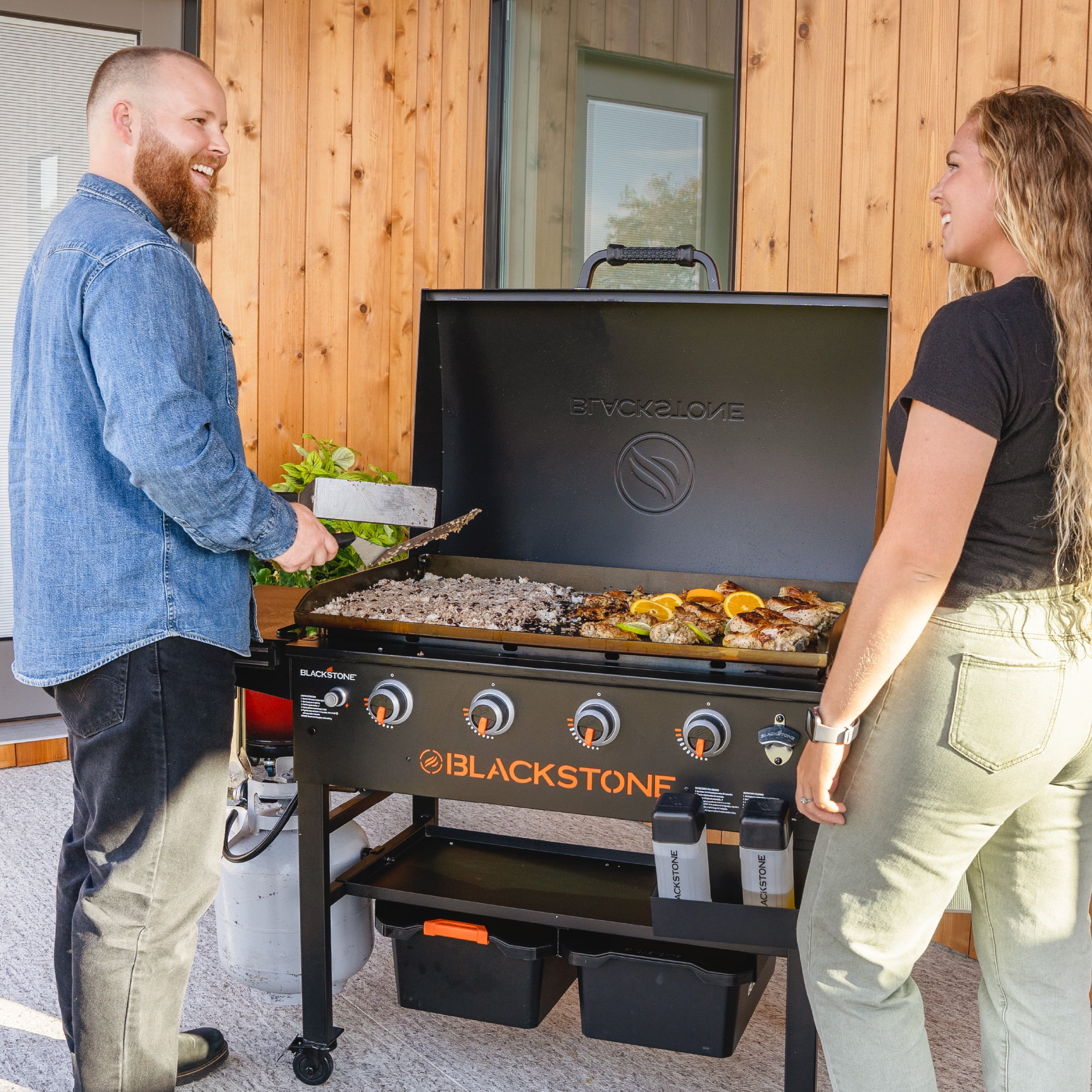 Blackstone Original 4-Burner 36” Propane Griddle with Hood and Omnivore Griddle Plate - Levo Sportswear