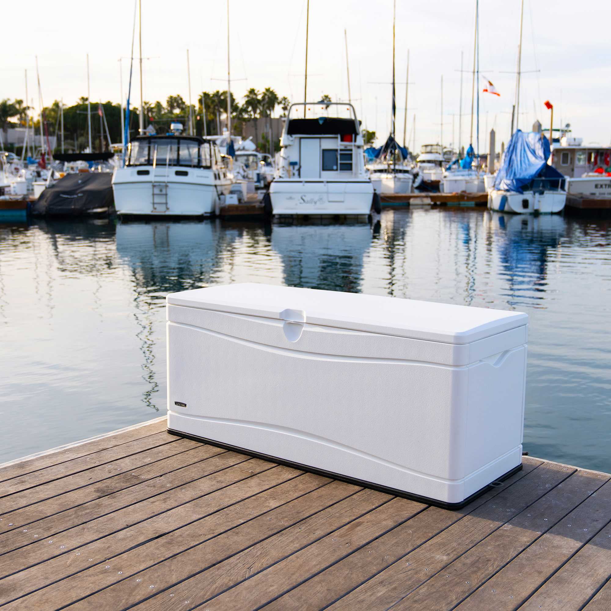 Lifetime Marine Dock Box (130 Gallon), 60348 - Levo Sportswear